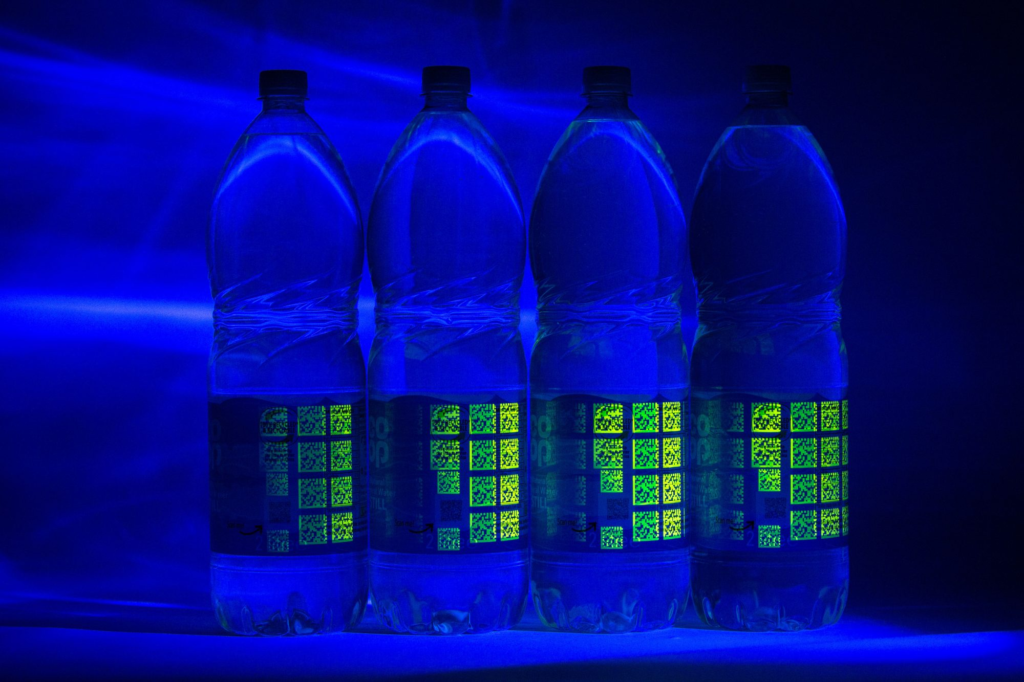 Co-Op Employs Polytag’s Innovative Recycling Technology for Unprecedented Traceability of Its Spring Water Bottles