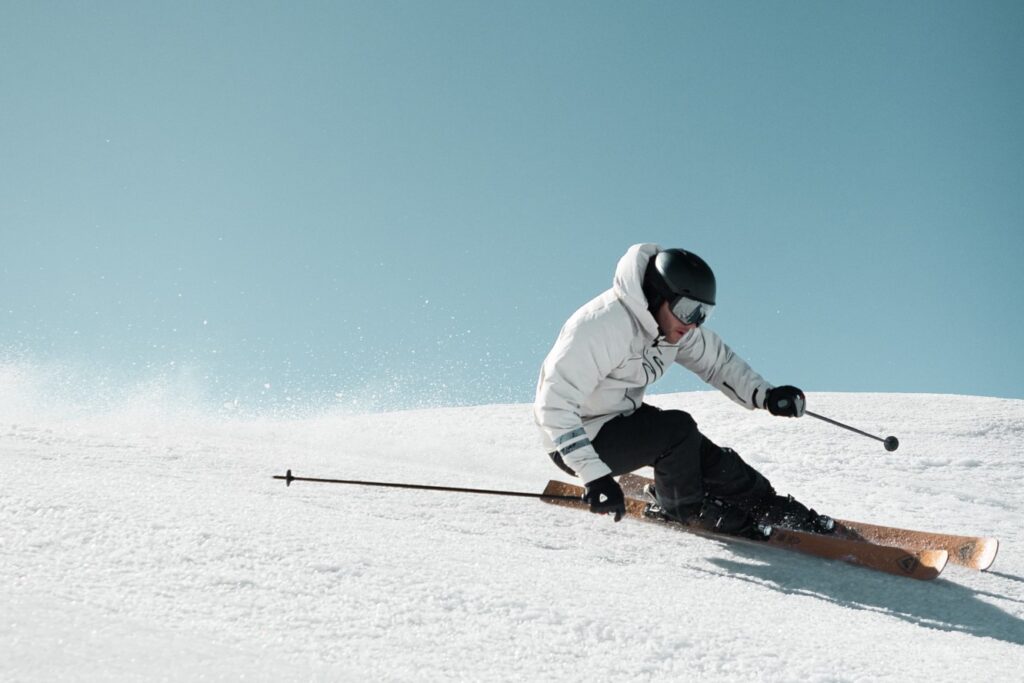New Essential Ski Line by Rossignol Benefits from REODRIN‘s Low Carbon Footprint Through ARALDITE Mass Balance Certified Epoxy Resin.